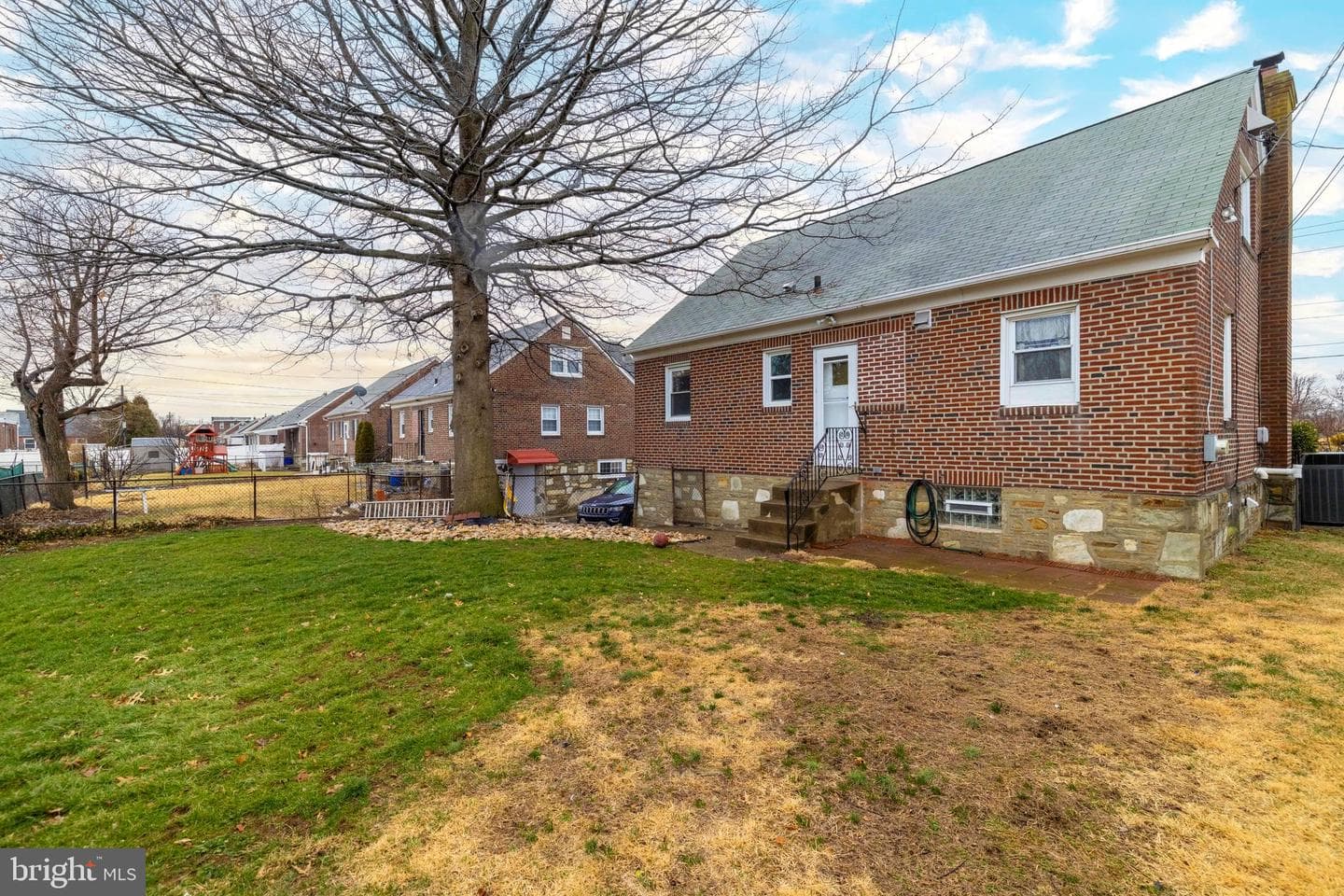 8109 Bradford Street photo 22