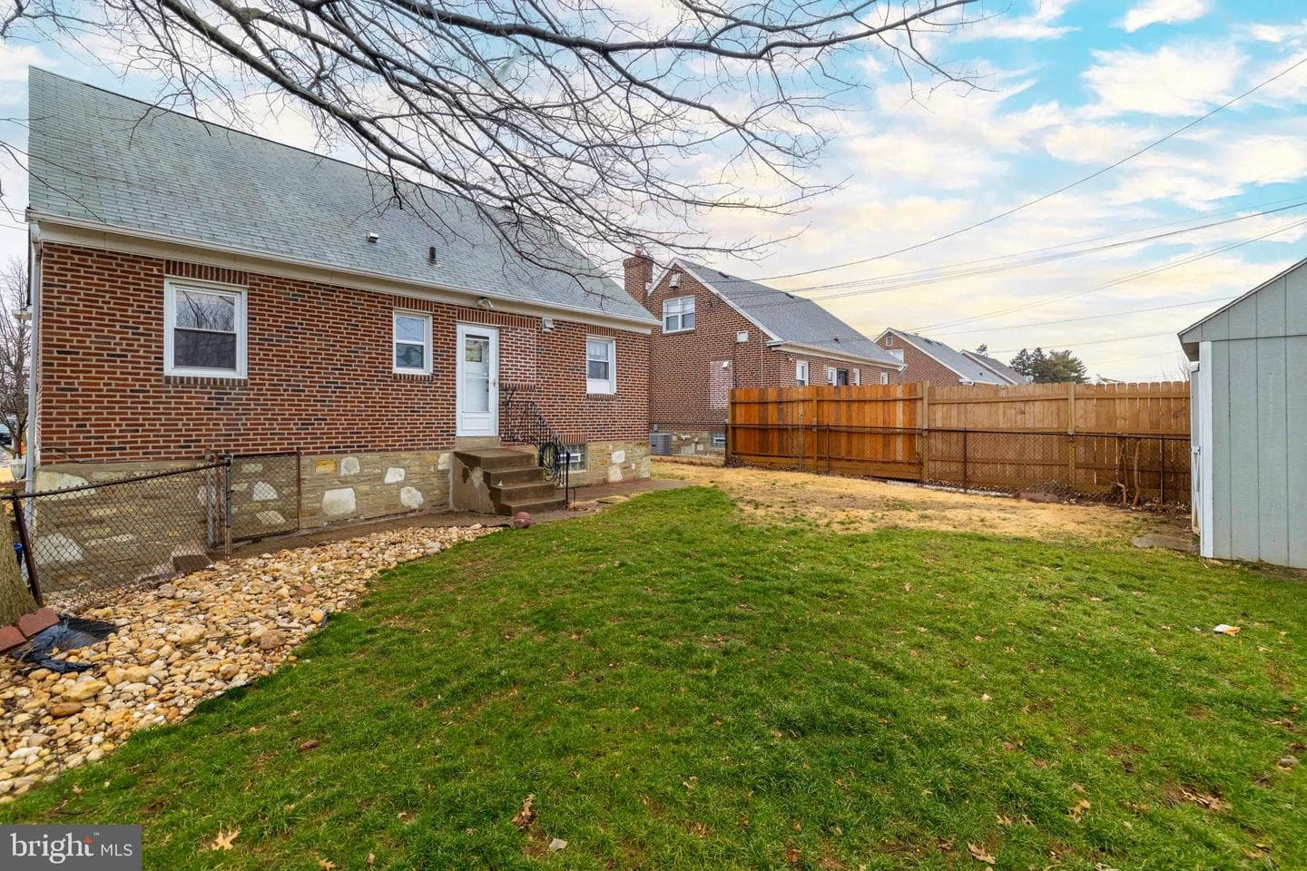 8109 Bradford Street photo 23