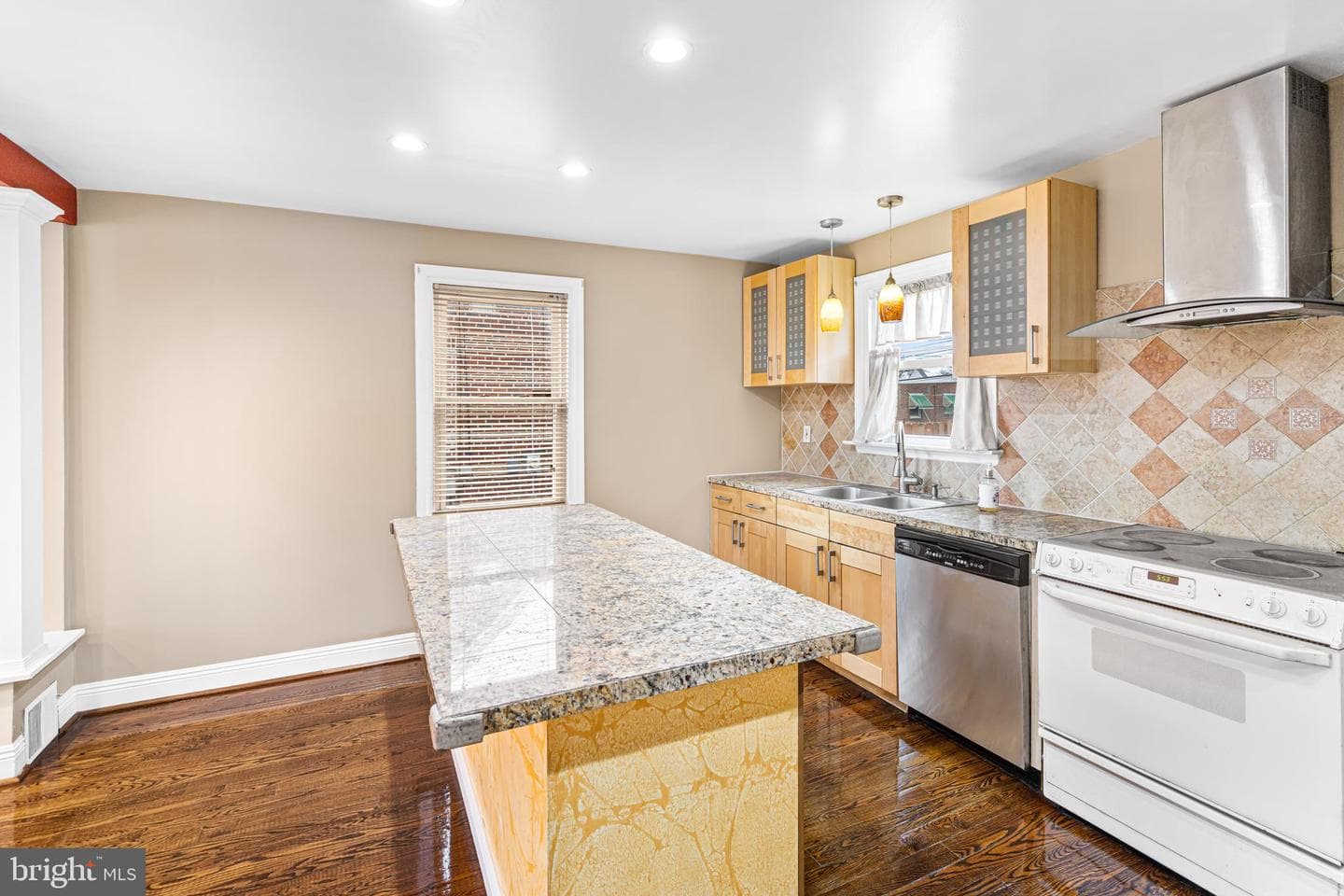 8109 Bradford Street photo 4