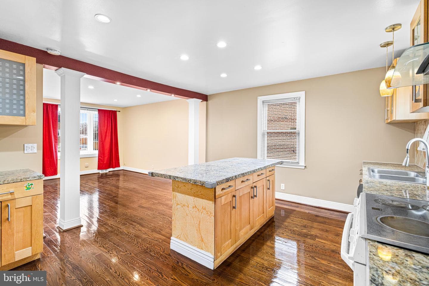 8109 Bradford Street photo 5