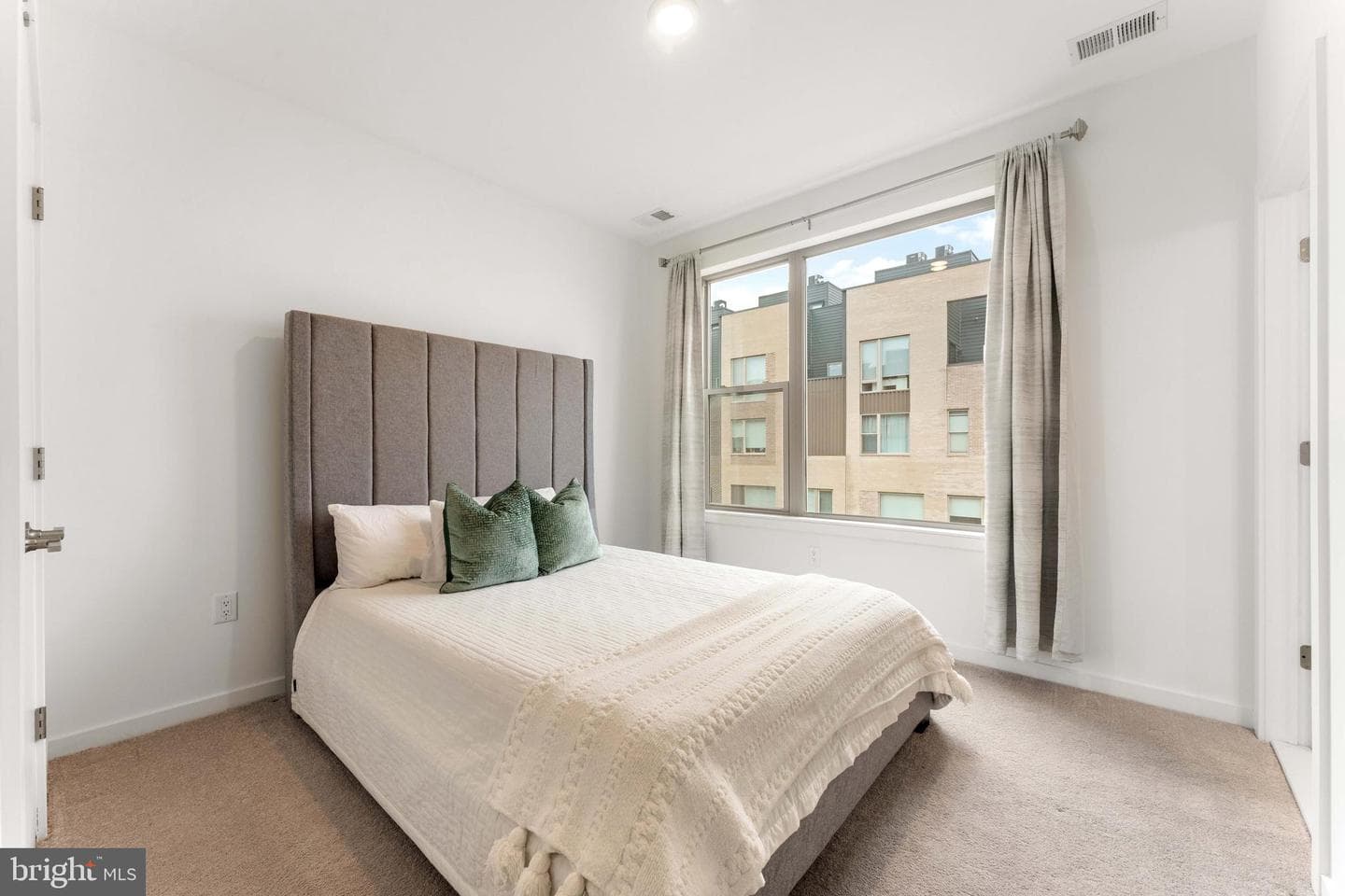 3208 Parkview Walk photo 24