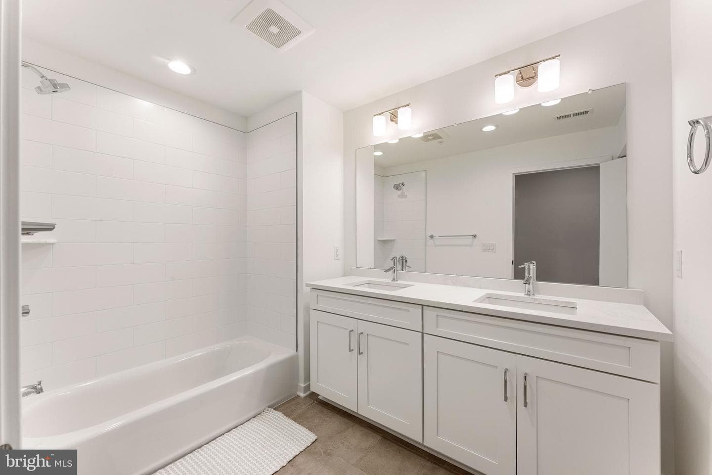 3208 Parkview Walk photo 31