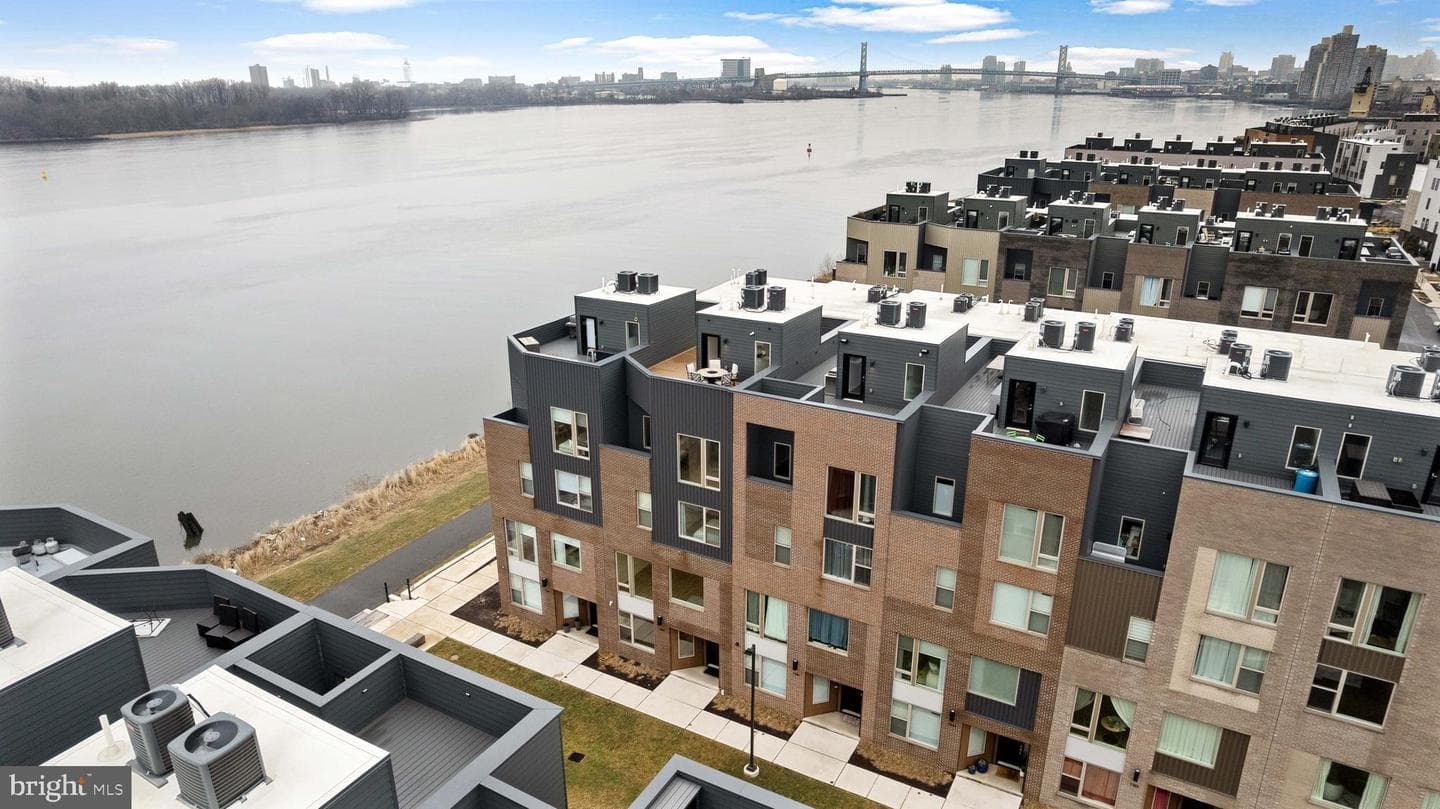 3208 Parkview Walk photo 59