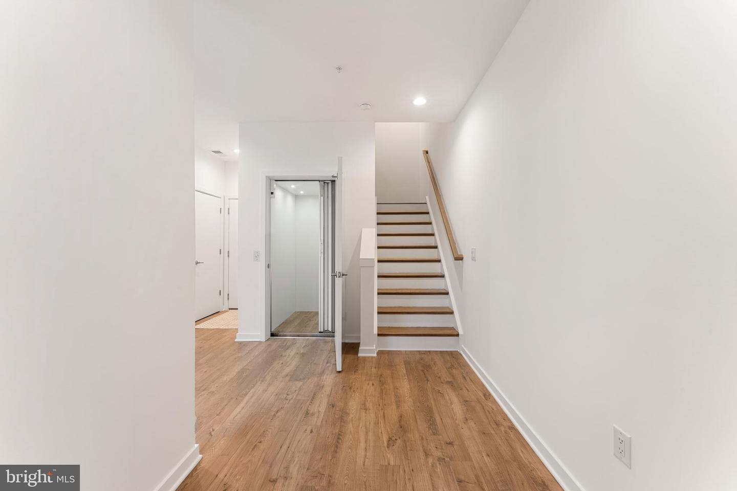 3208 Parkview Walk photo 6