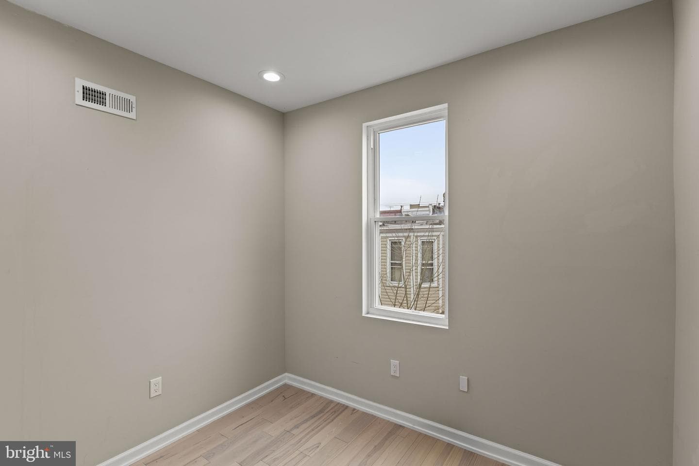 1416 N Dover Street photo 20