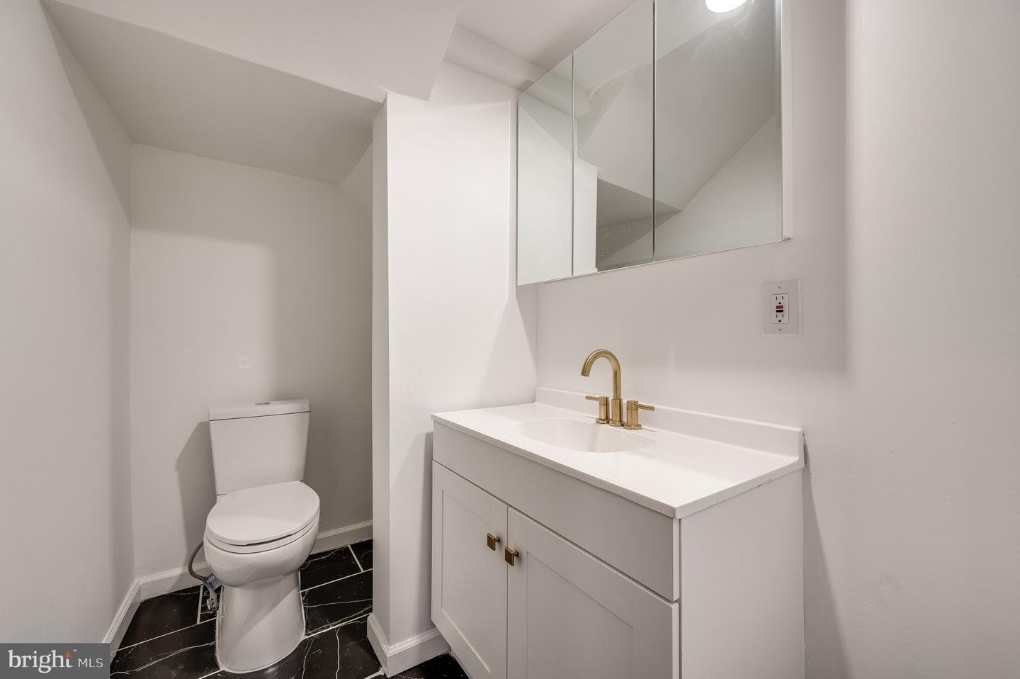 111 W Sharpnack Street photo 5