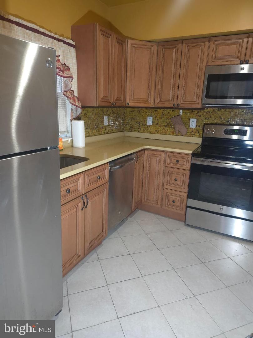 5749 Osage Avenue photo 4