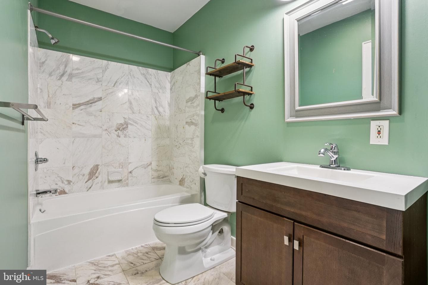 810 N Hancock Street #11 photo 27