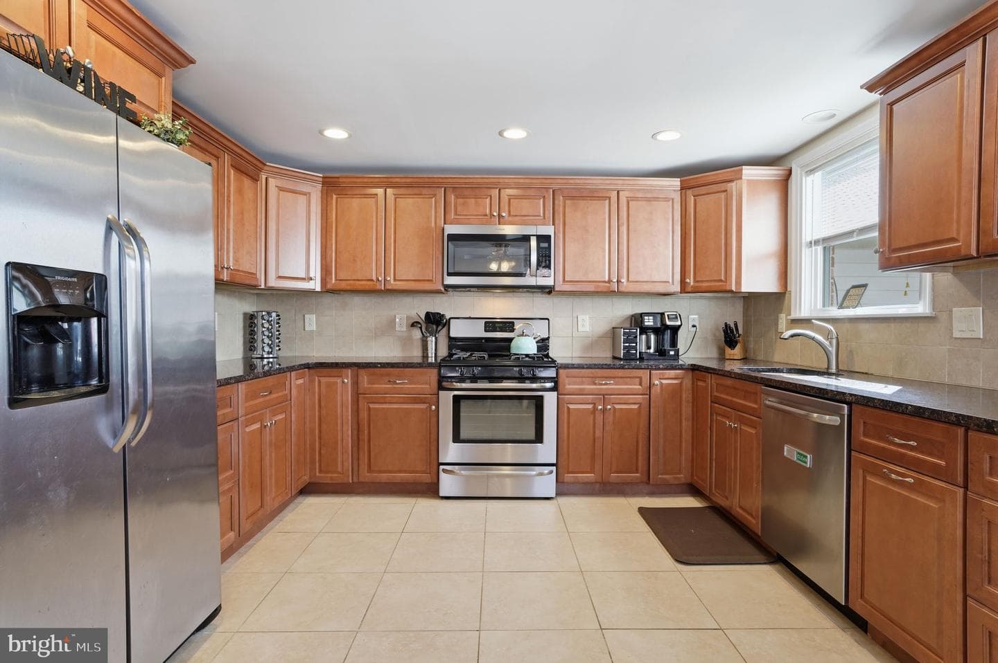 8605 Alicia Street photo 9