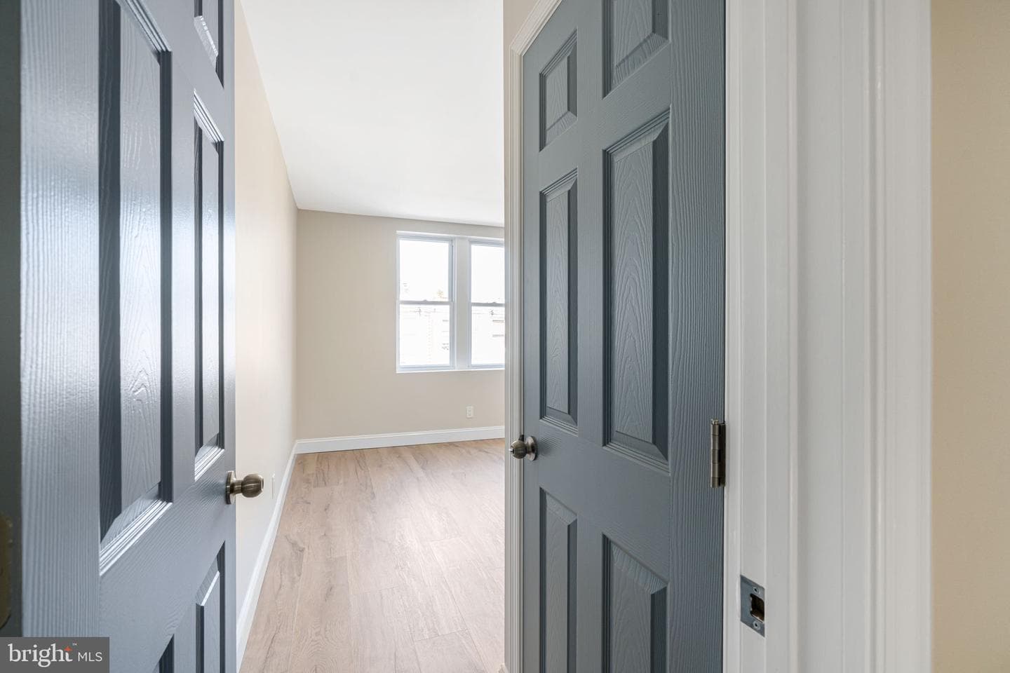 7705 Pickering Avenue photo 17