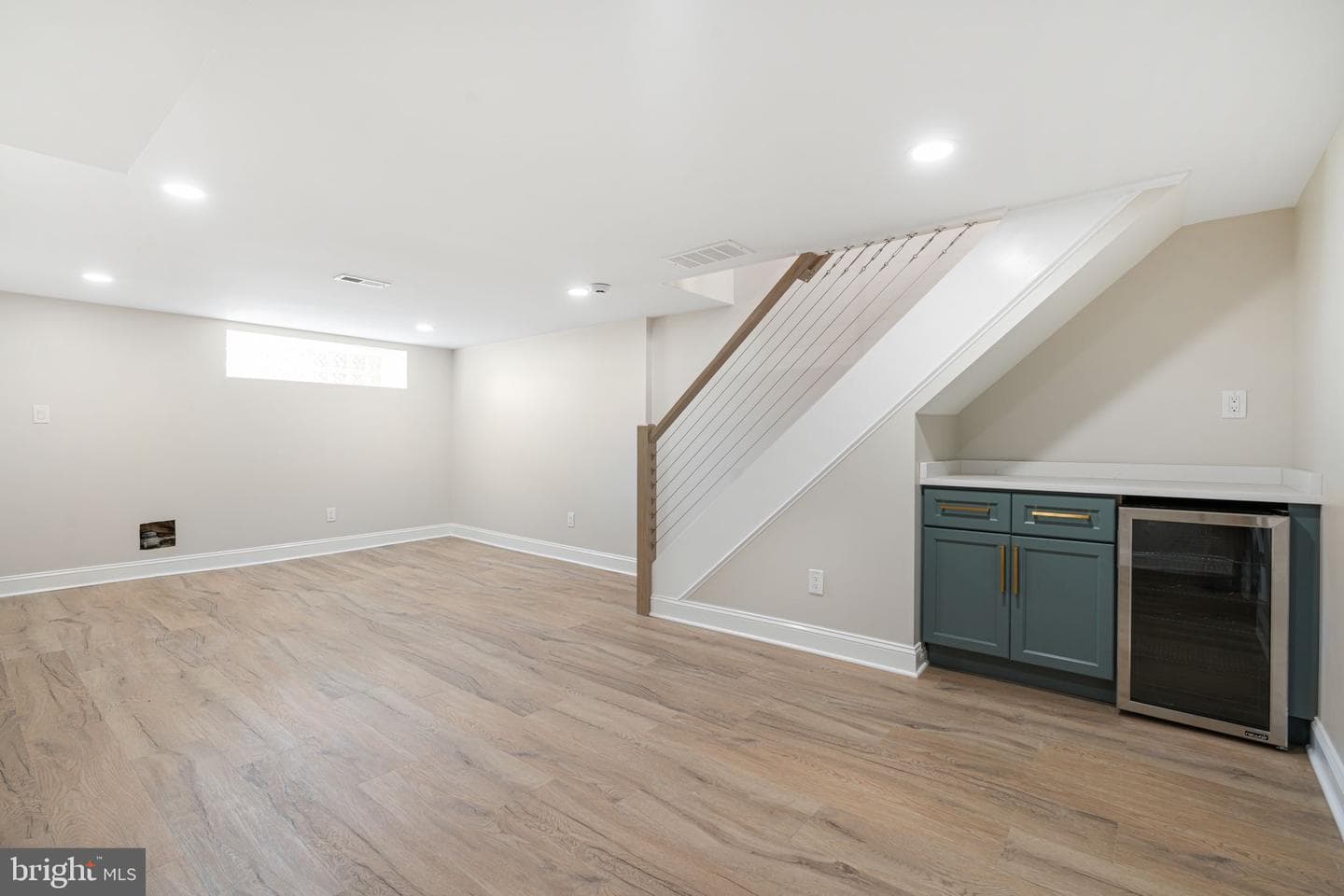 7705 Pickering Avenue photo 22