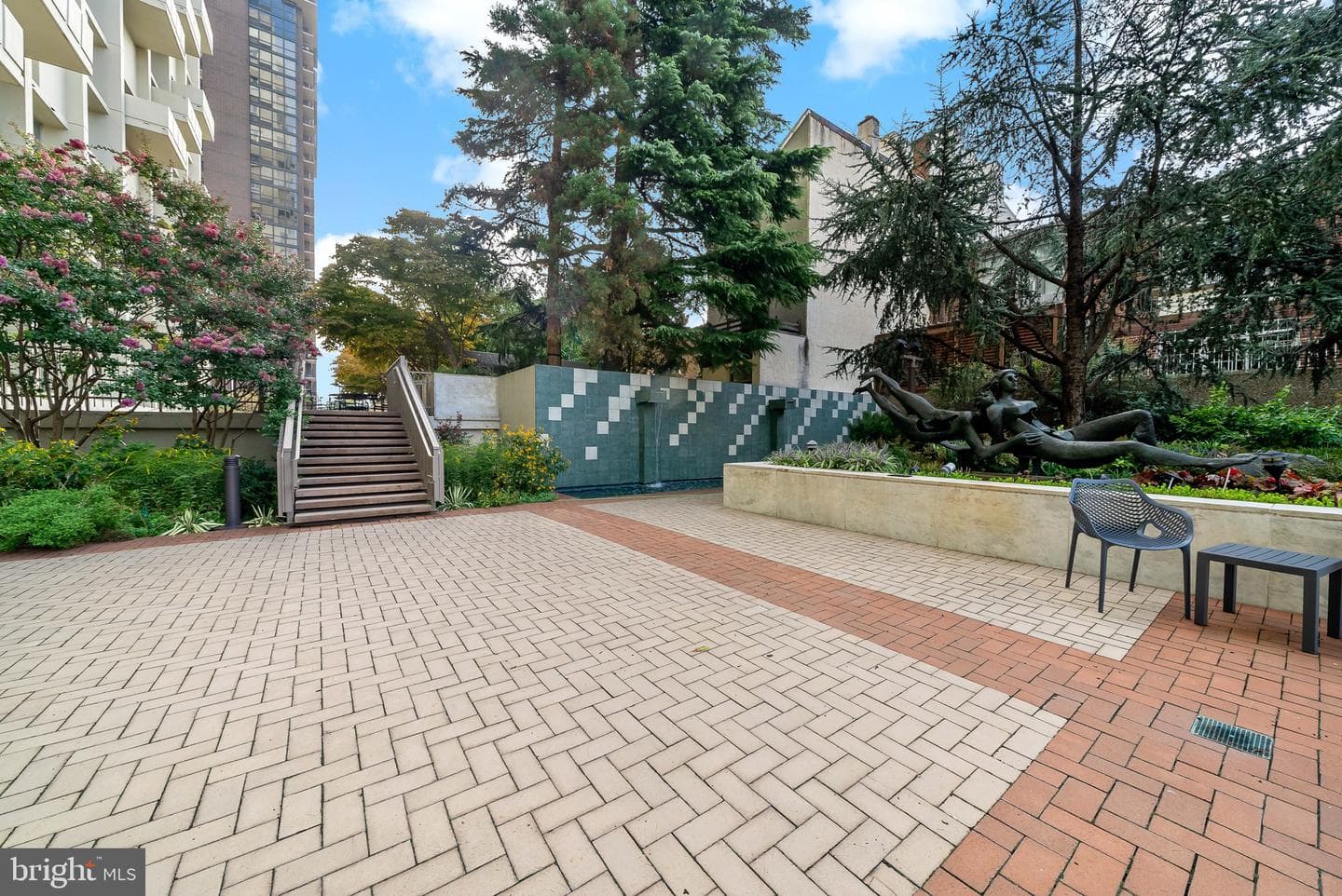 604 S Washington Square #309 photo 24
