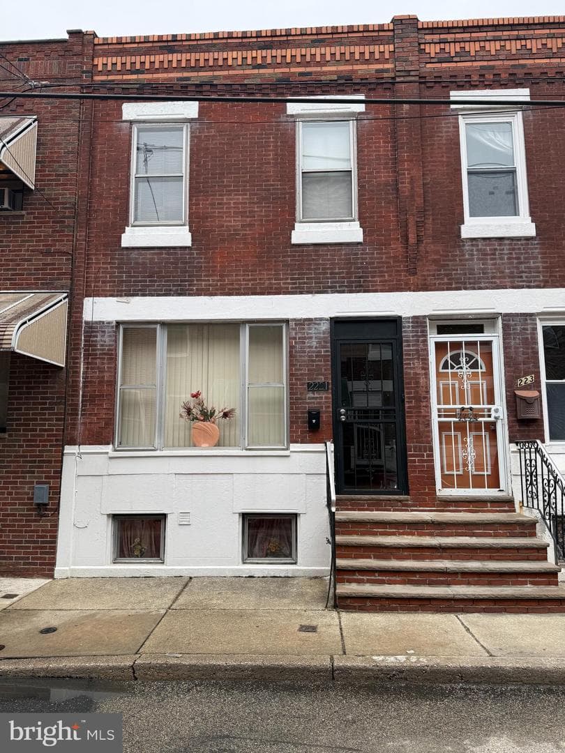 2221 S Carlisle Street photo 1