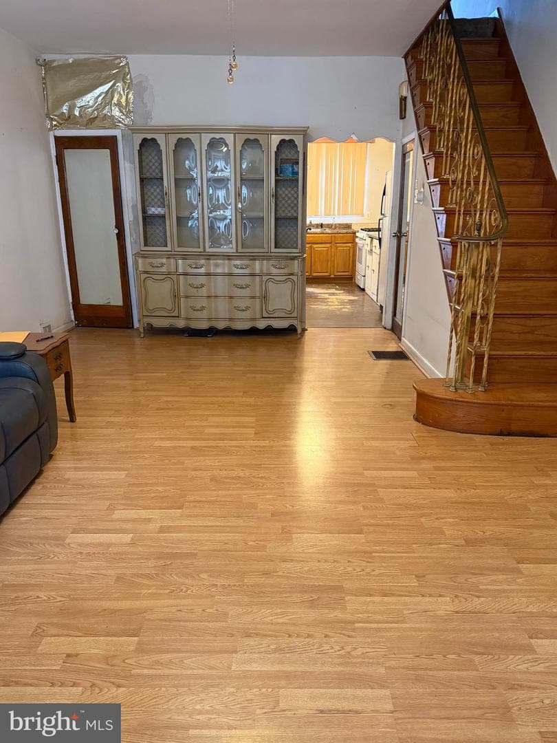 2221 S Carlisle Street photo 3