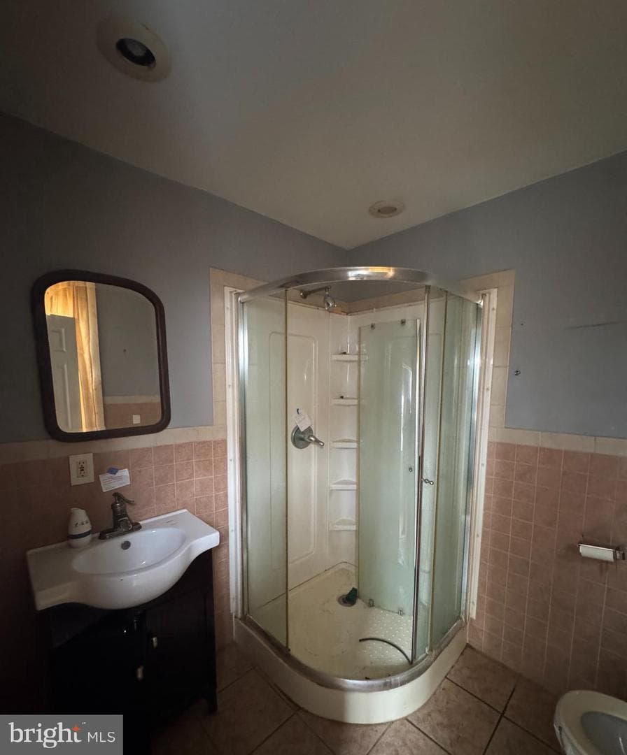 417 Mckean Street photo 31