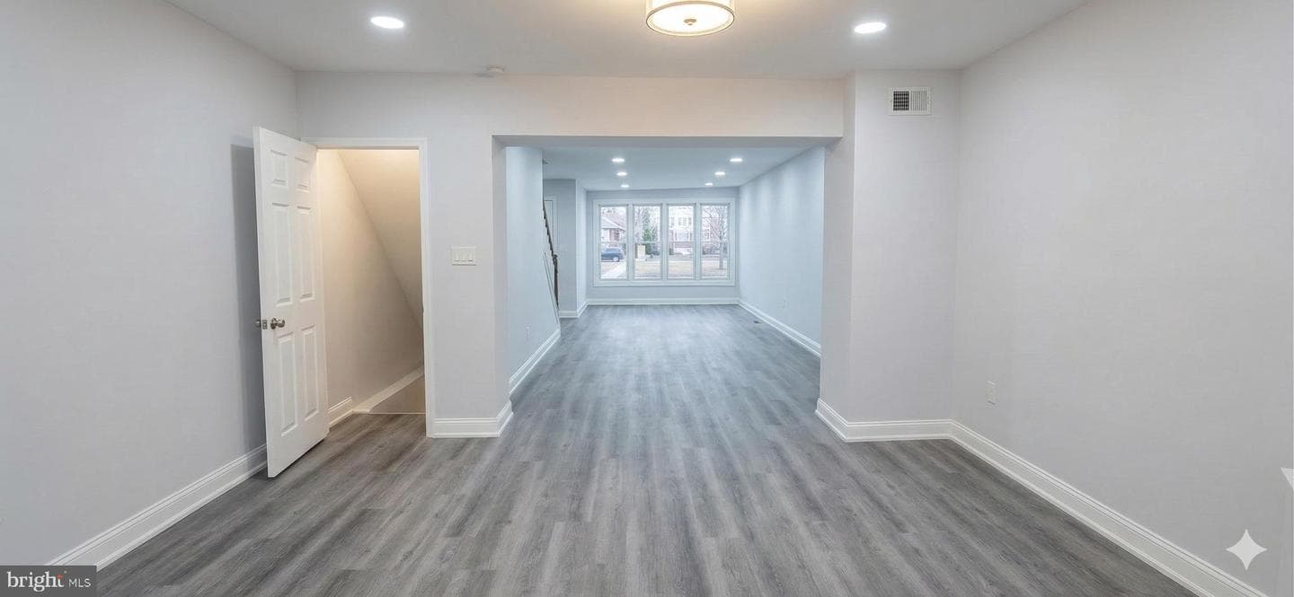 5240 E Roosevelt Boulevard photo 18