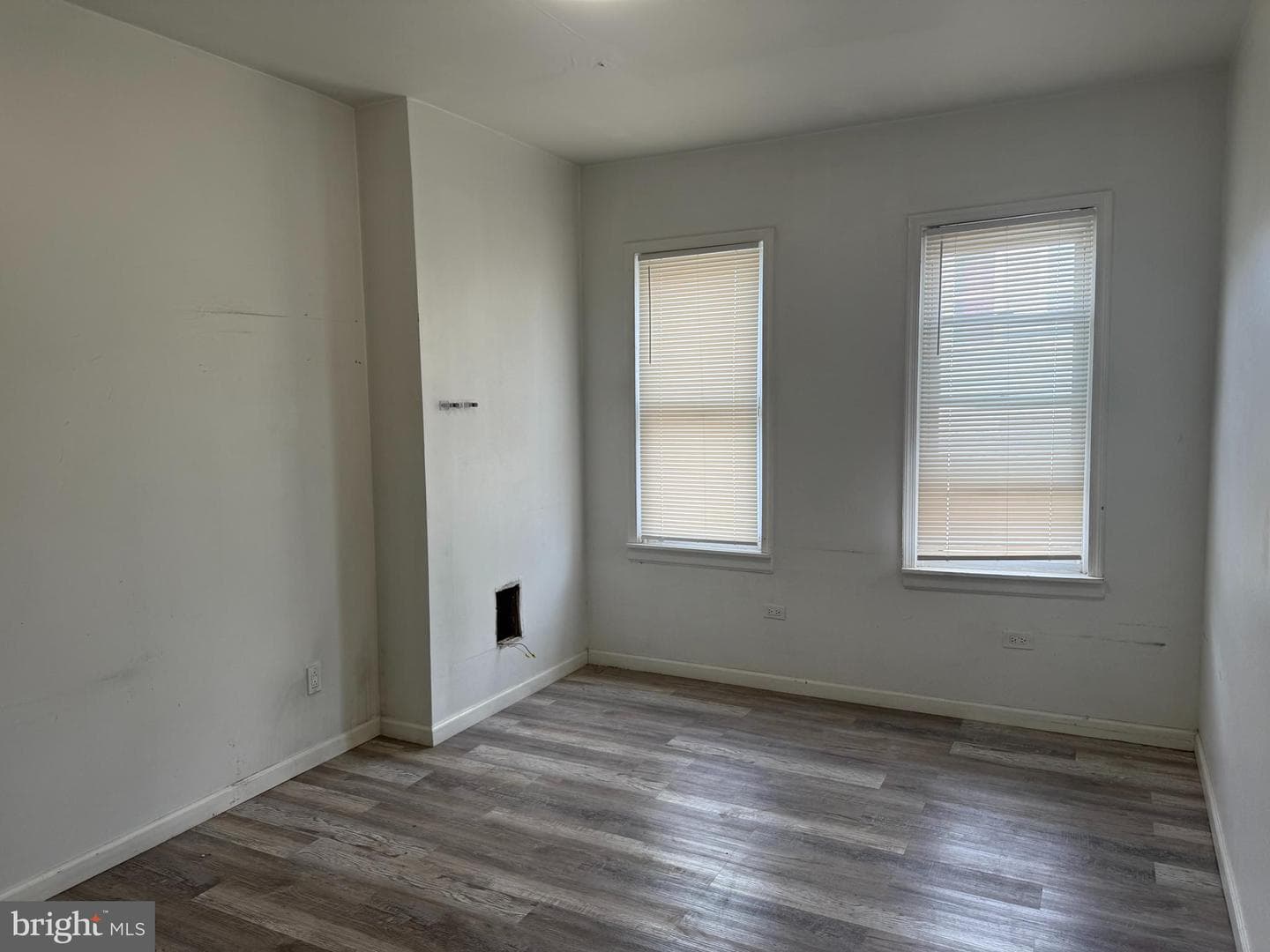 819 E Russell Street photo 7