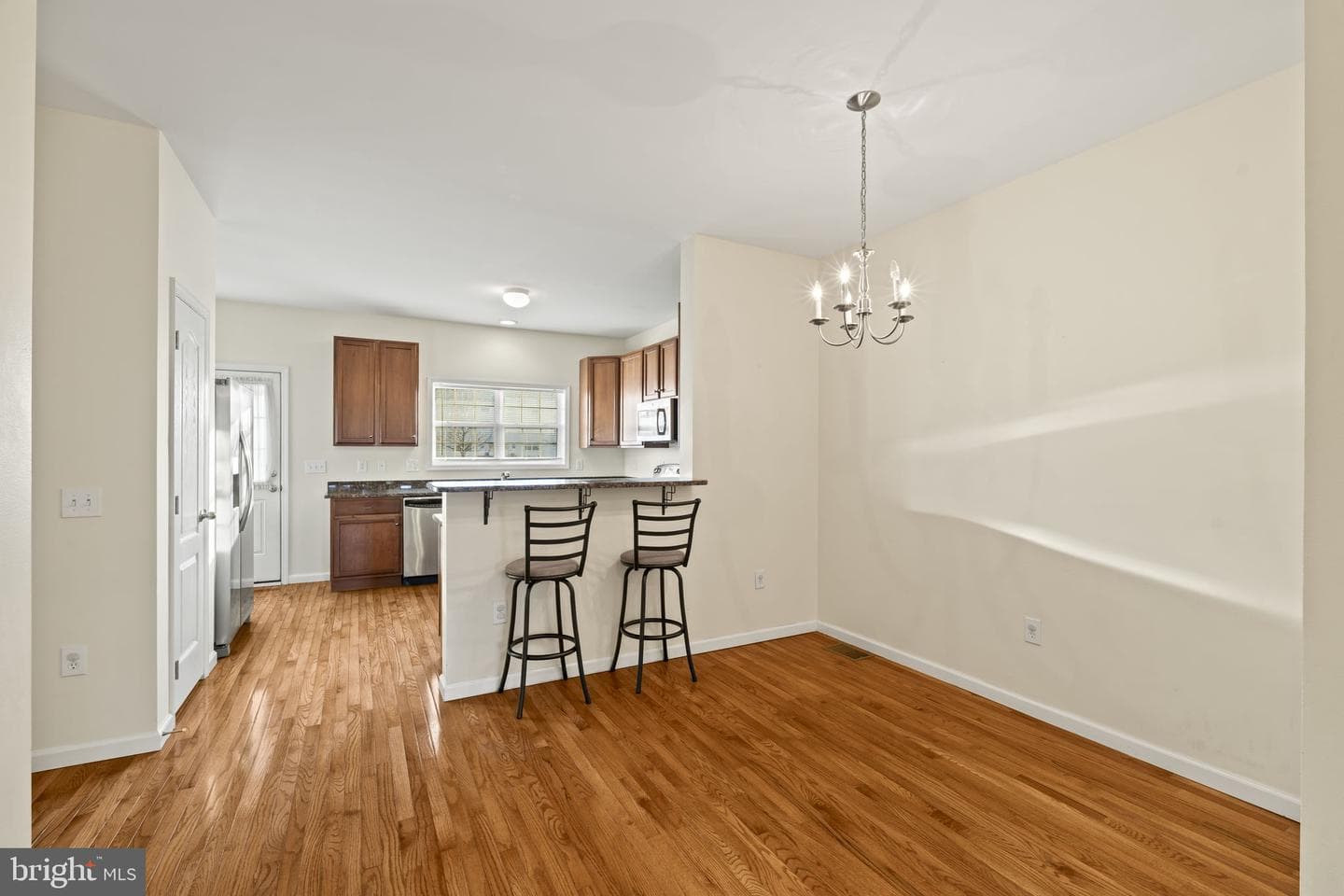 2529 Pickwick Street photo 10