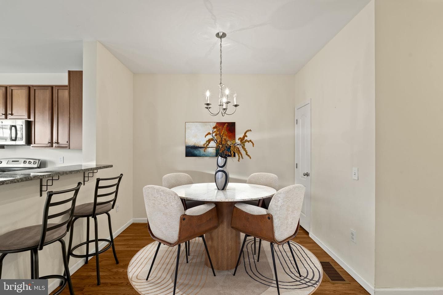 2529 Pickwick Street photo 3