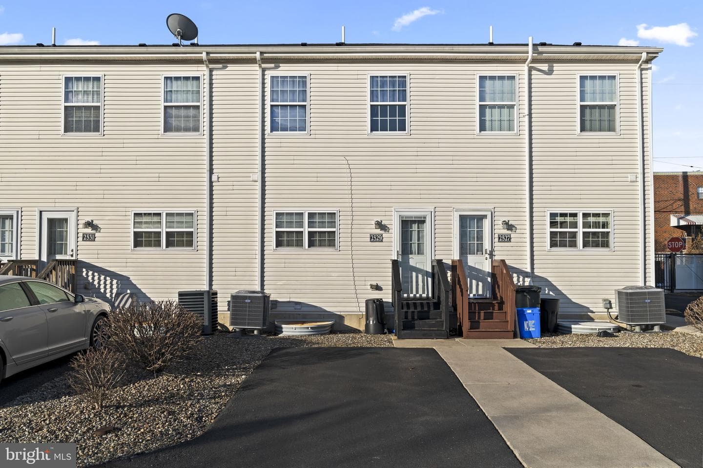 2529 Pickwick Street photo 33