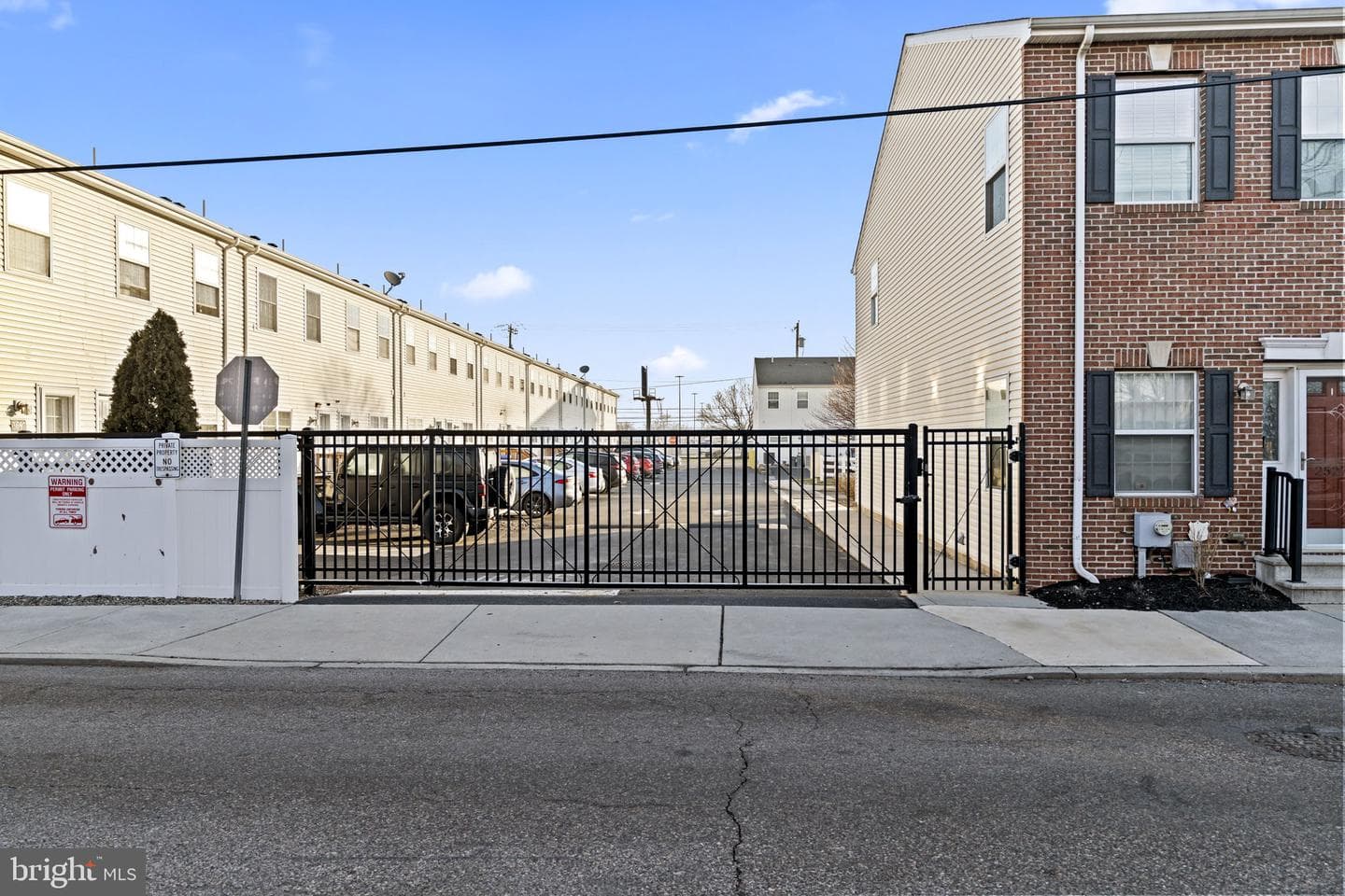 2529 Pickwick Street photo 35