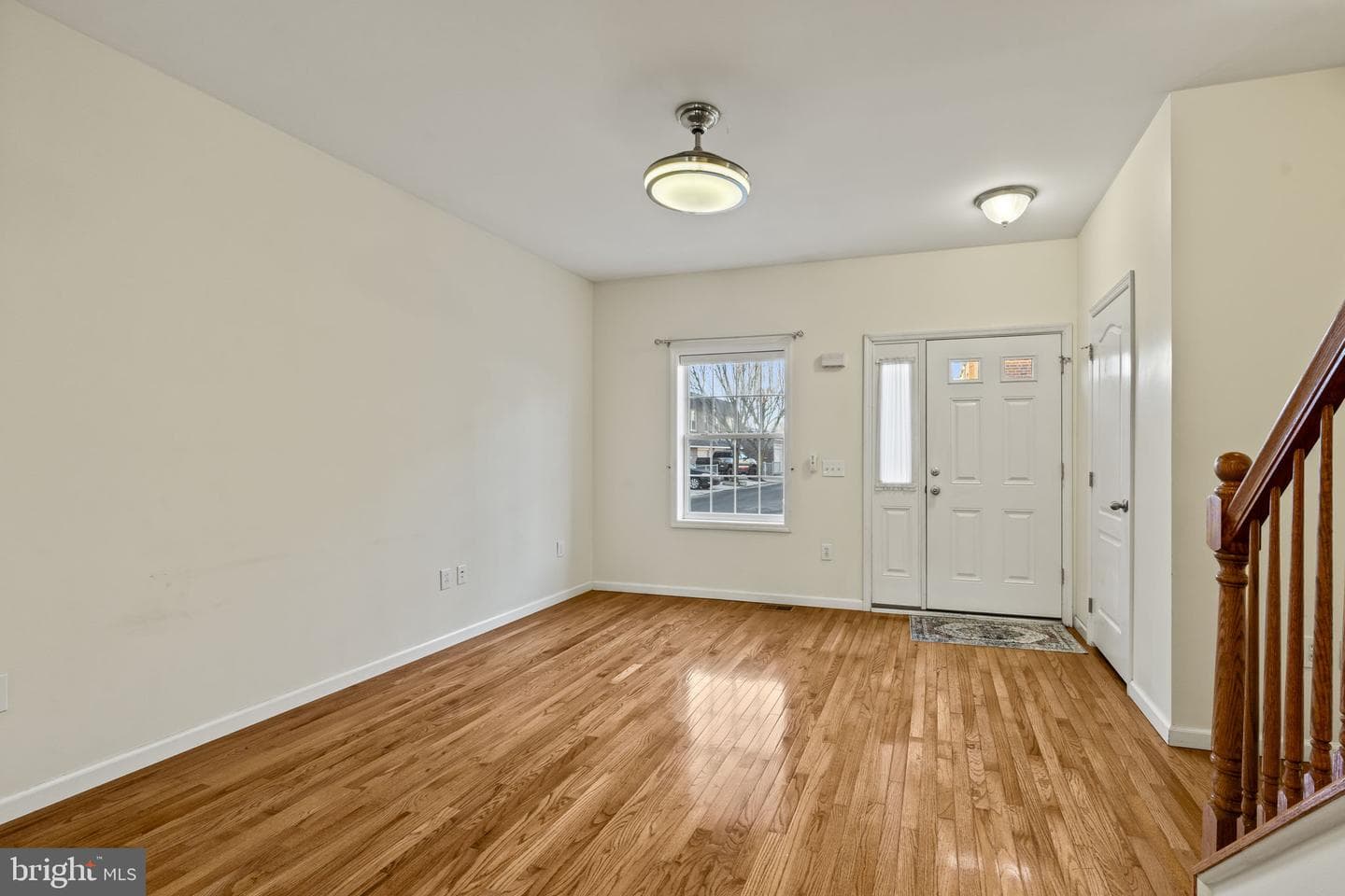 2529 Pickwick Street photo 9