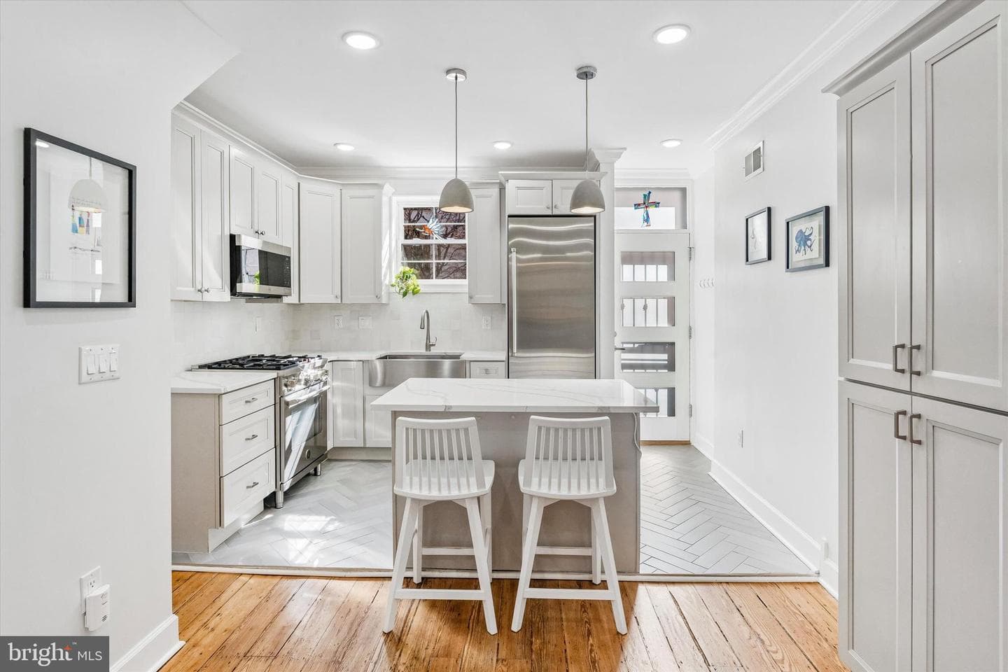 2047 Waverly Street photo 10