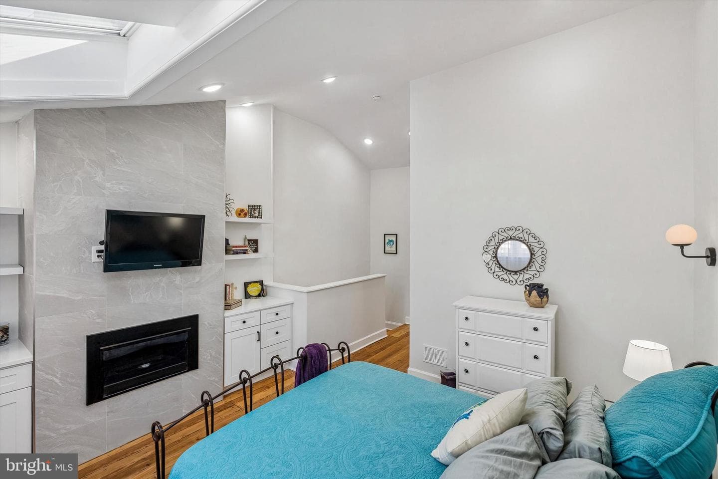 2047 Waverly Street photo 28