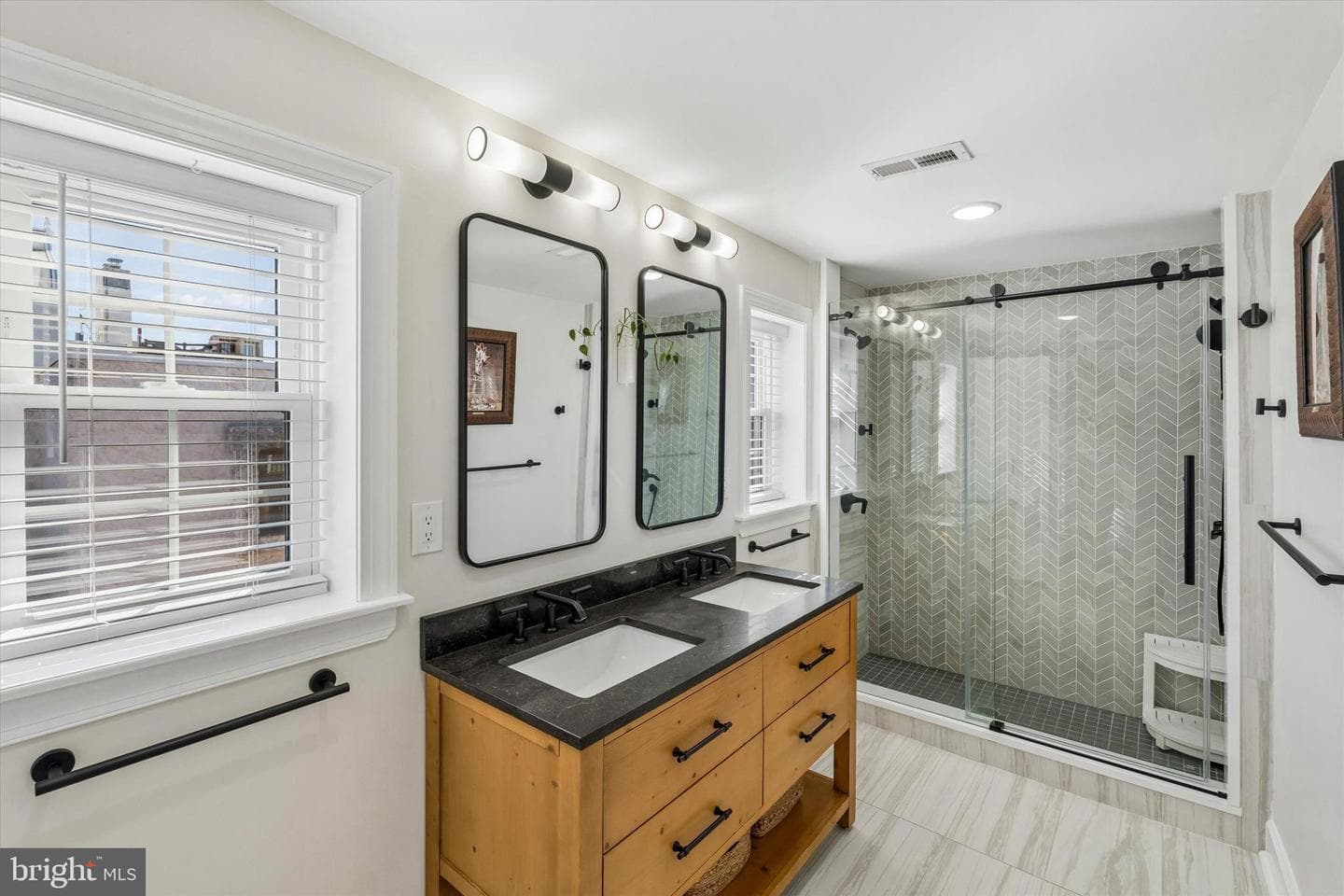 2047 Waverly Street photo 31