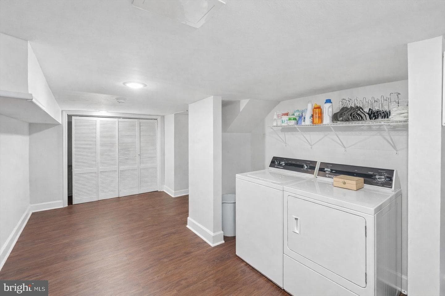 2047 Waverly Street photo 34