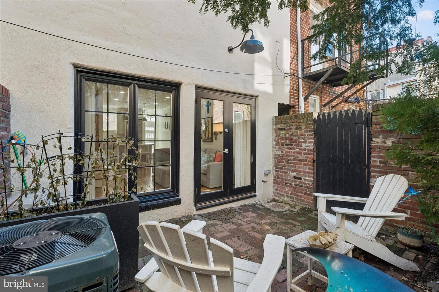 2047 Waverly Street photo 35