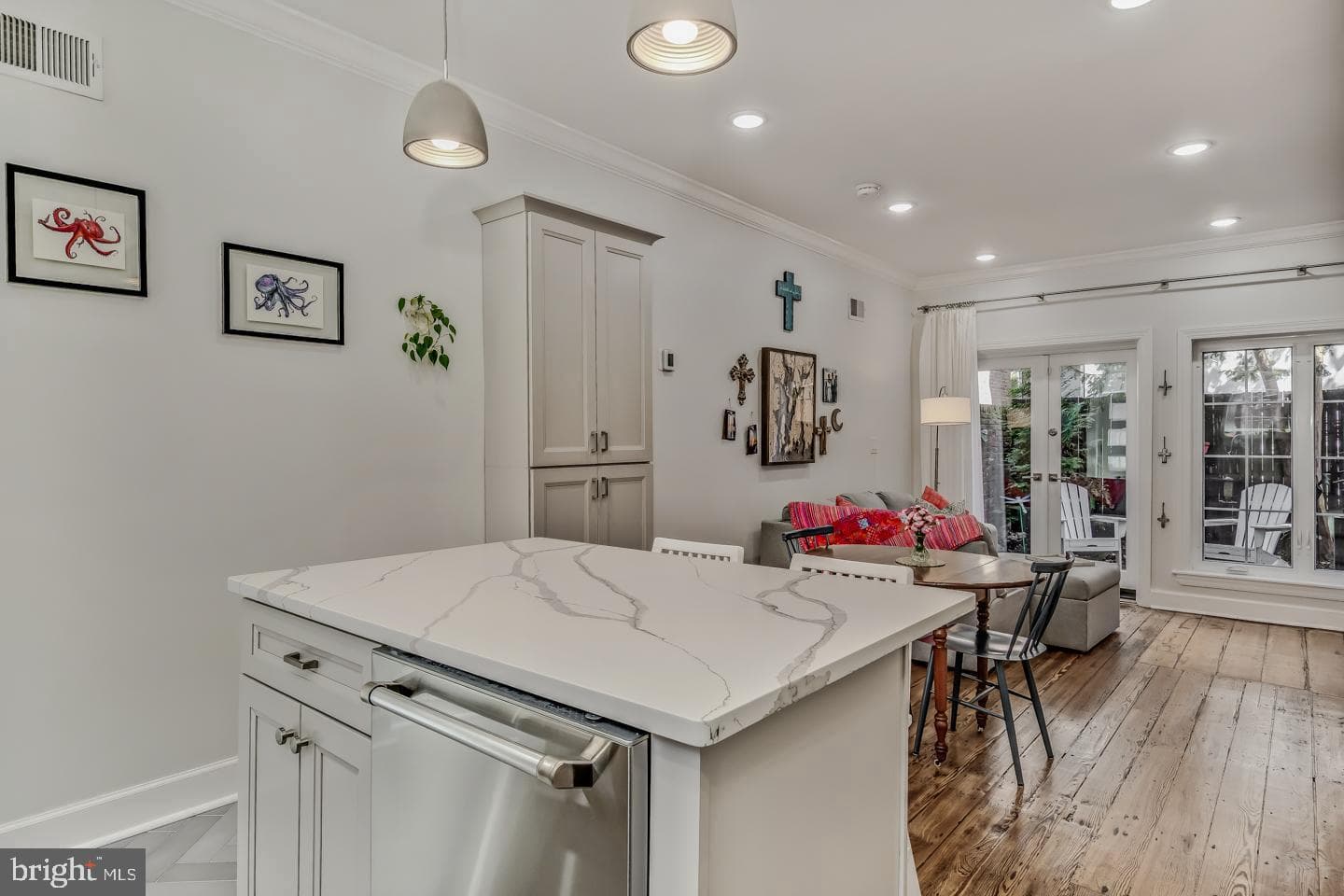 2047 Waverly Street photo 7