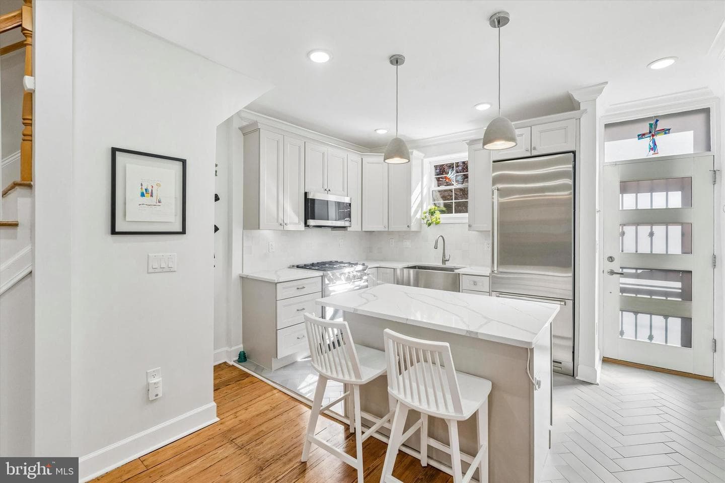 2047 Waverly Street photo 9