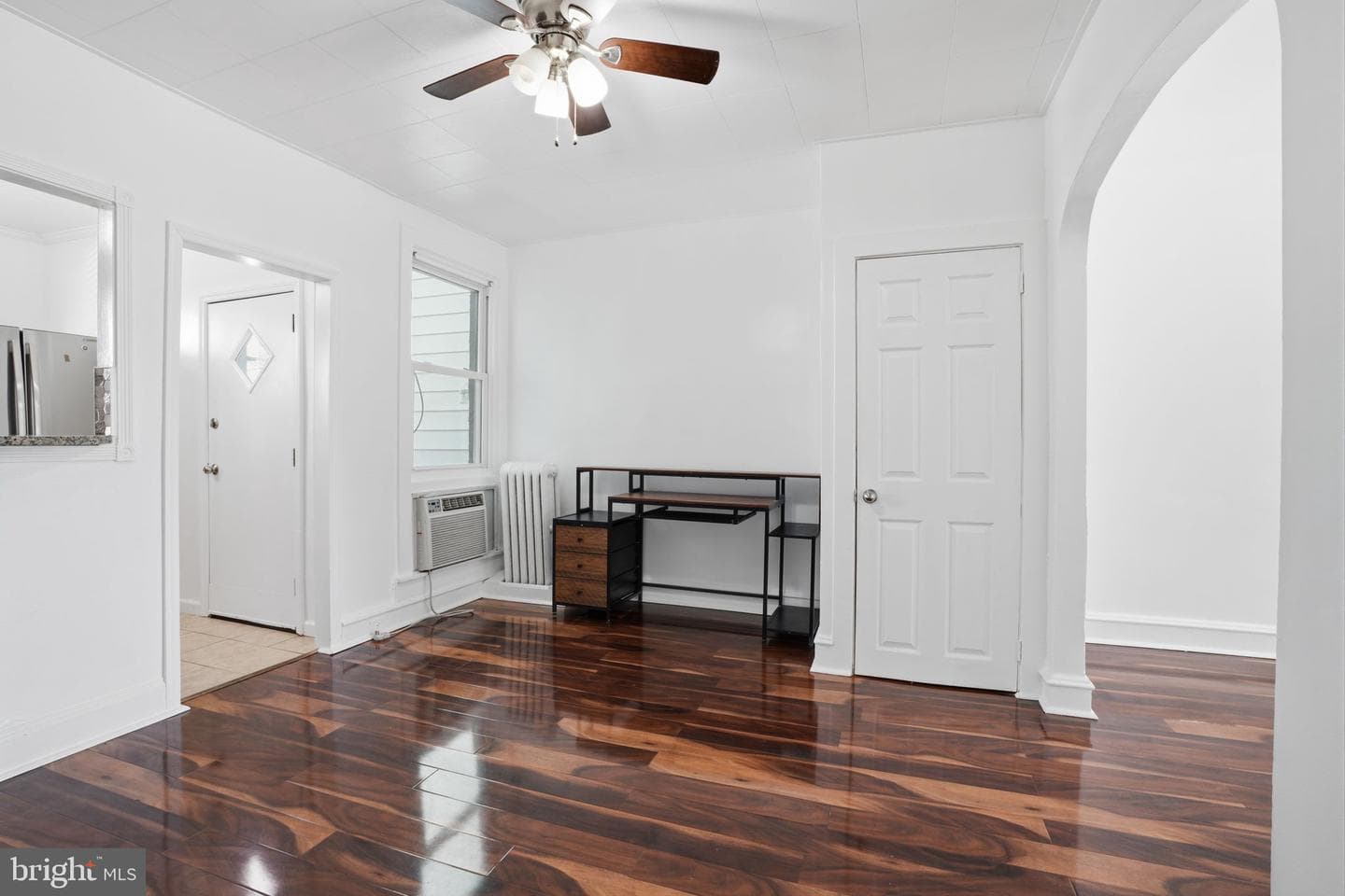 1233 E Cheltenham Avenue photo 9
