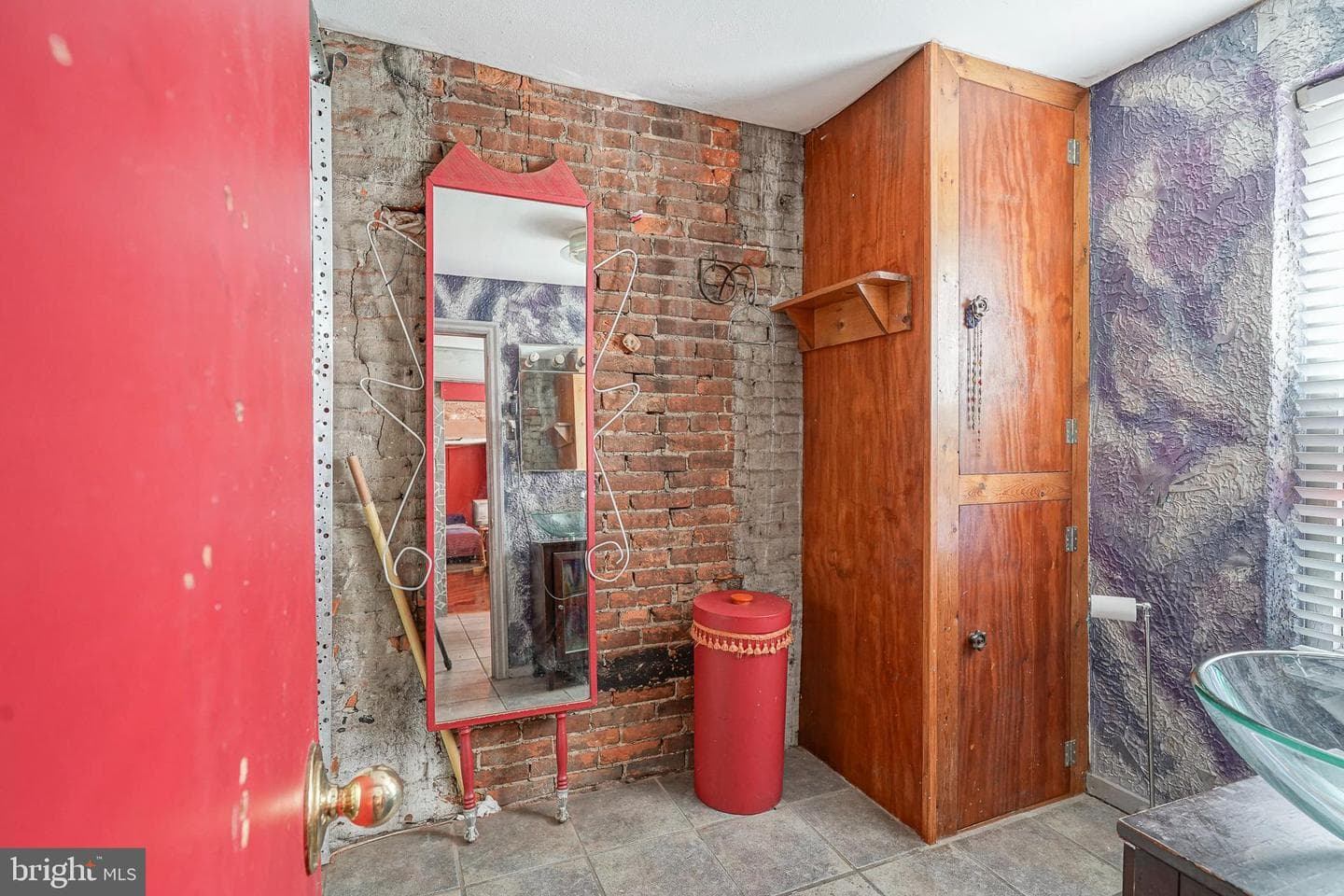 2416 E Sergeant Street photo 8