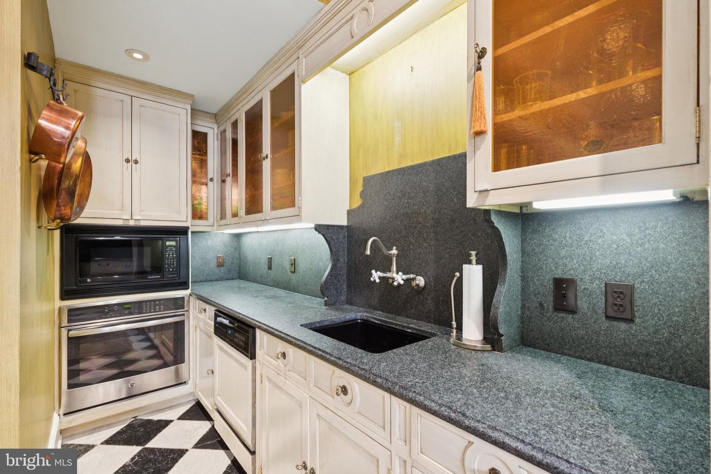 1811 Delancey Place photo 11