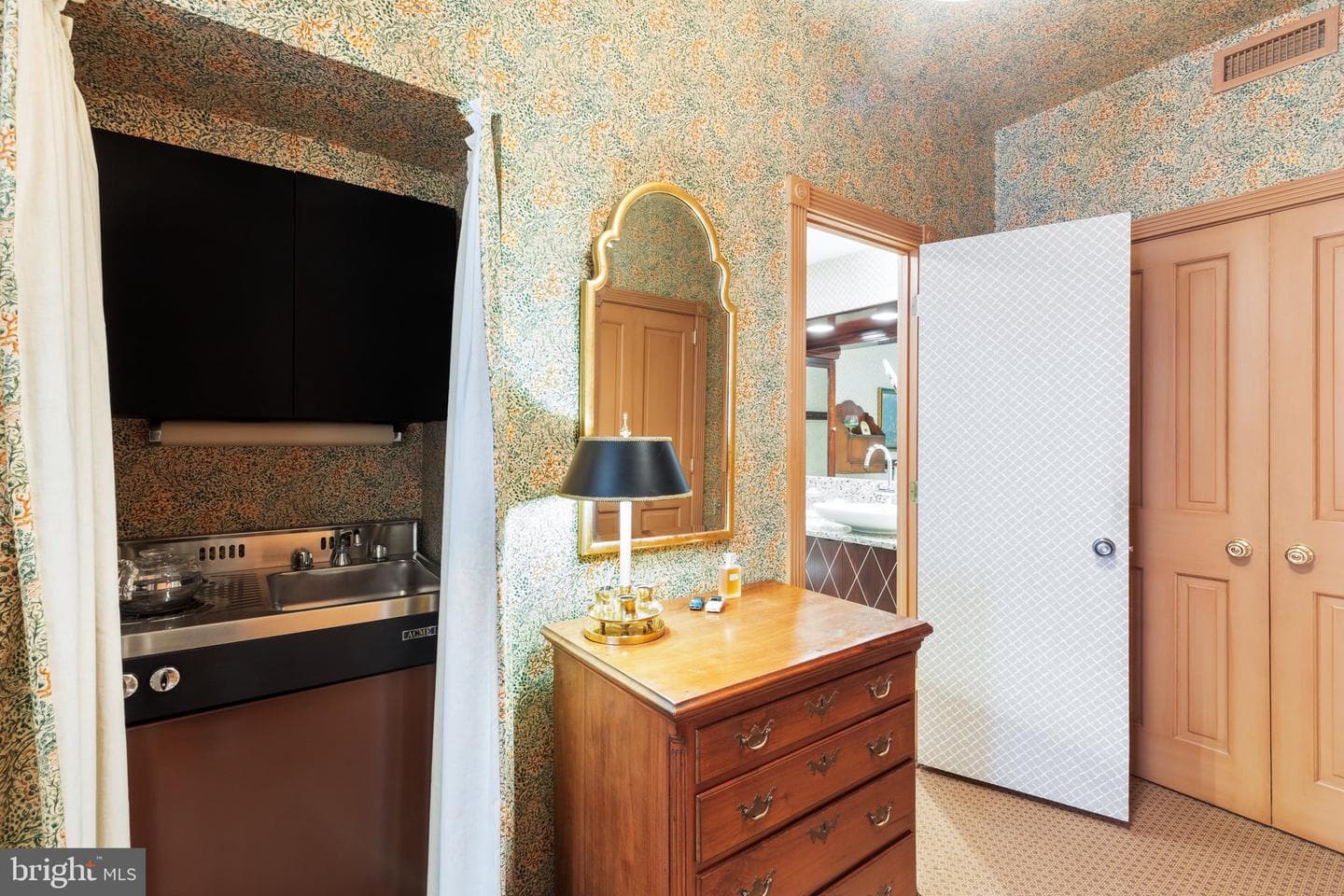 1811 Delancey Place photo 22