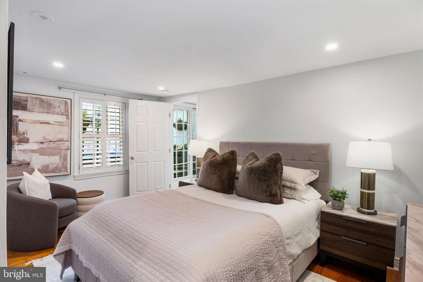 129 Bainbridge Street photo 26