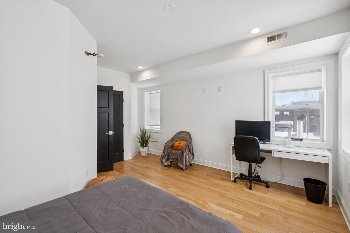 309 Greenwich Street photo 17