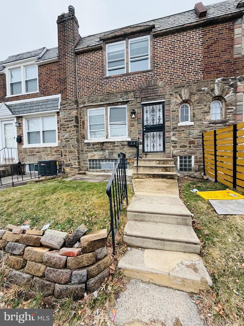 1334 Hale Street photo 1