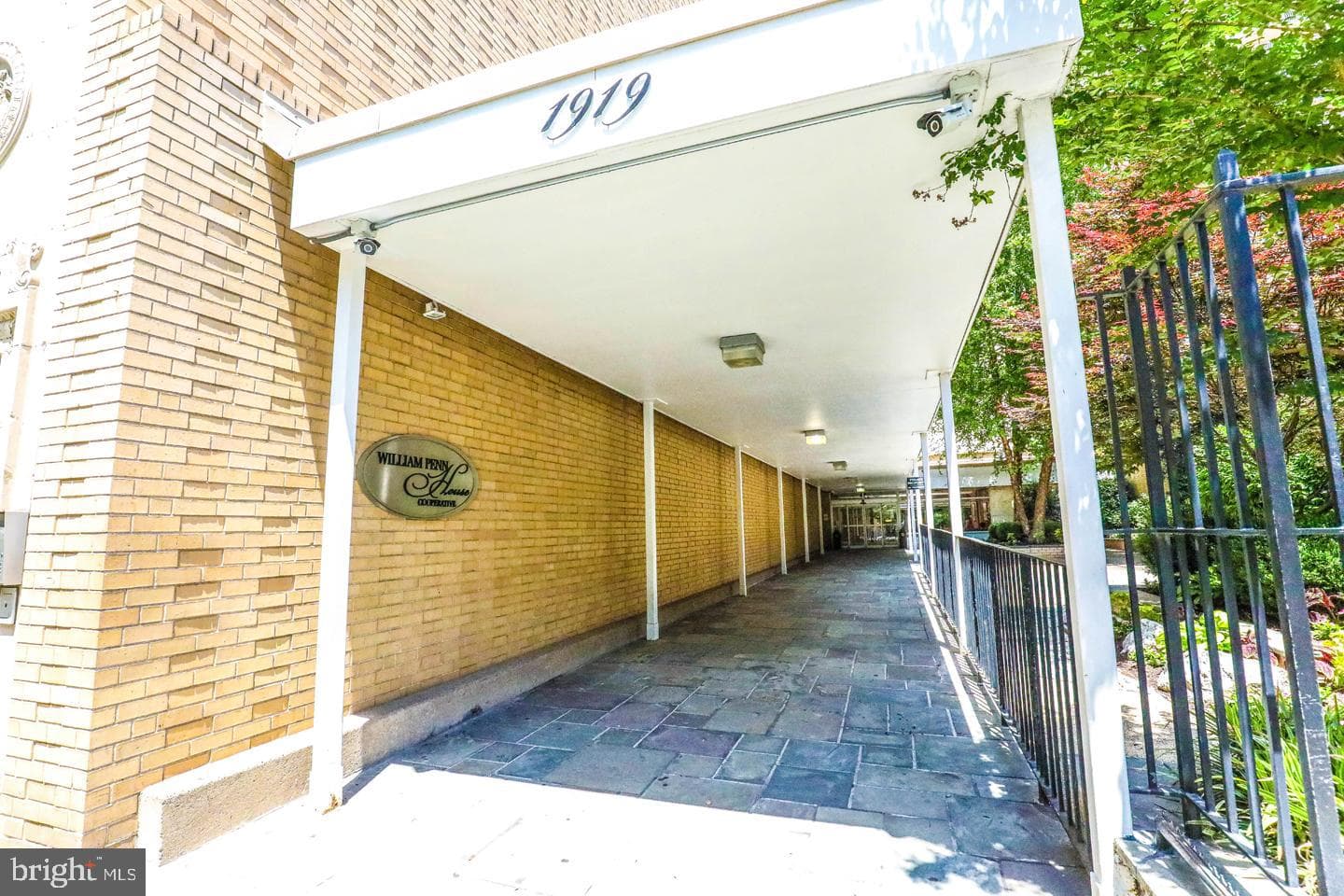 1919 Chestnut Street #2710