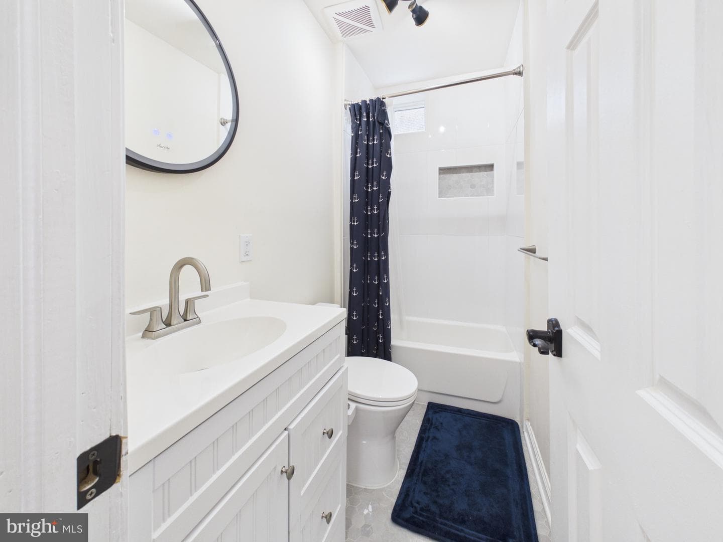 745 S Darien Street photo 16