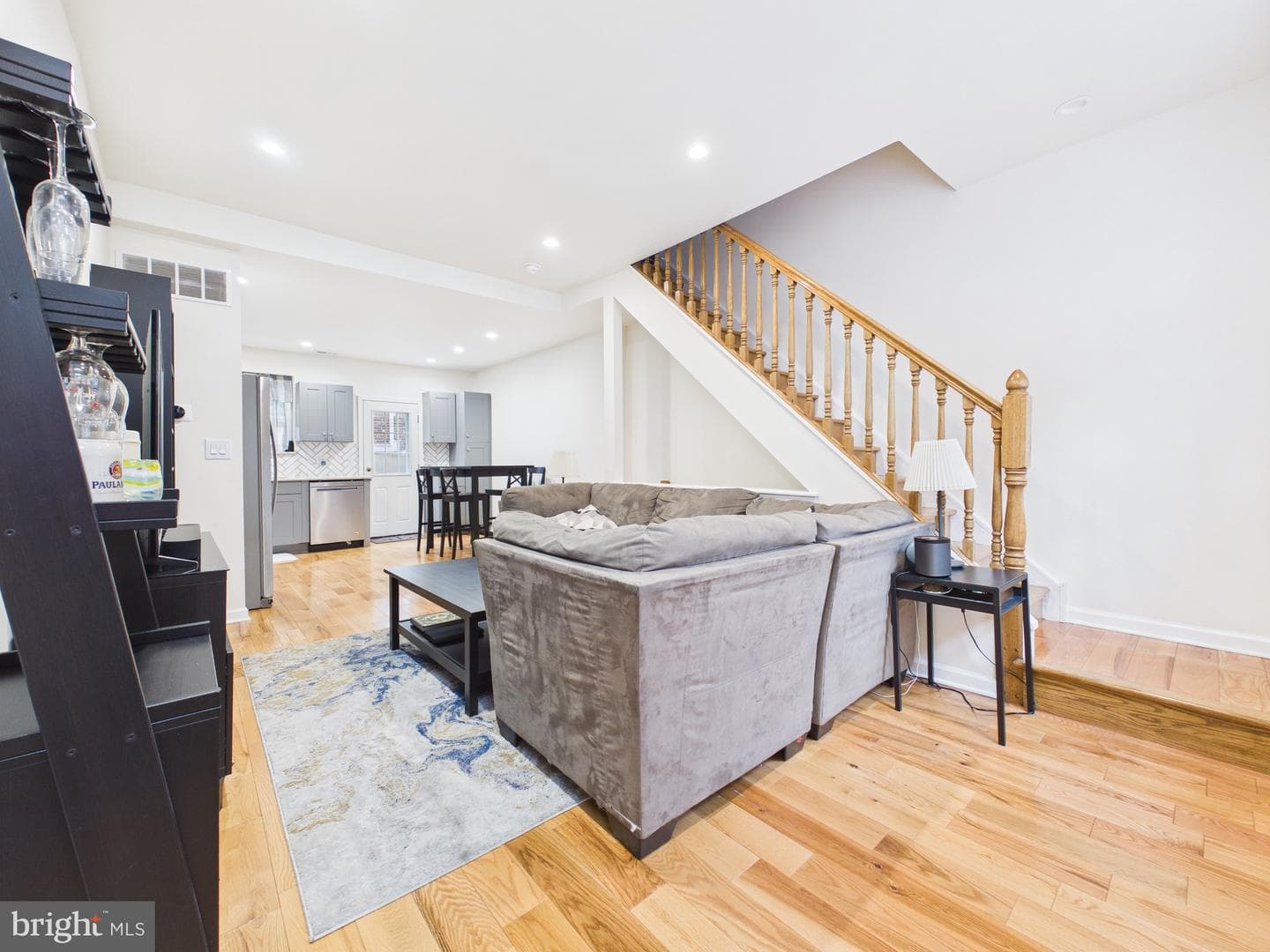 745 S Darien Street photo 3