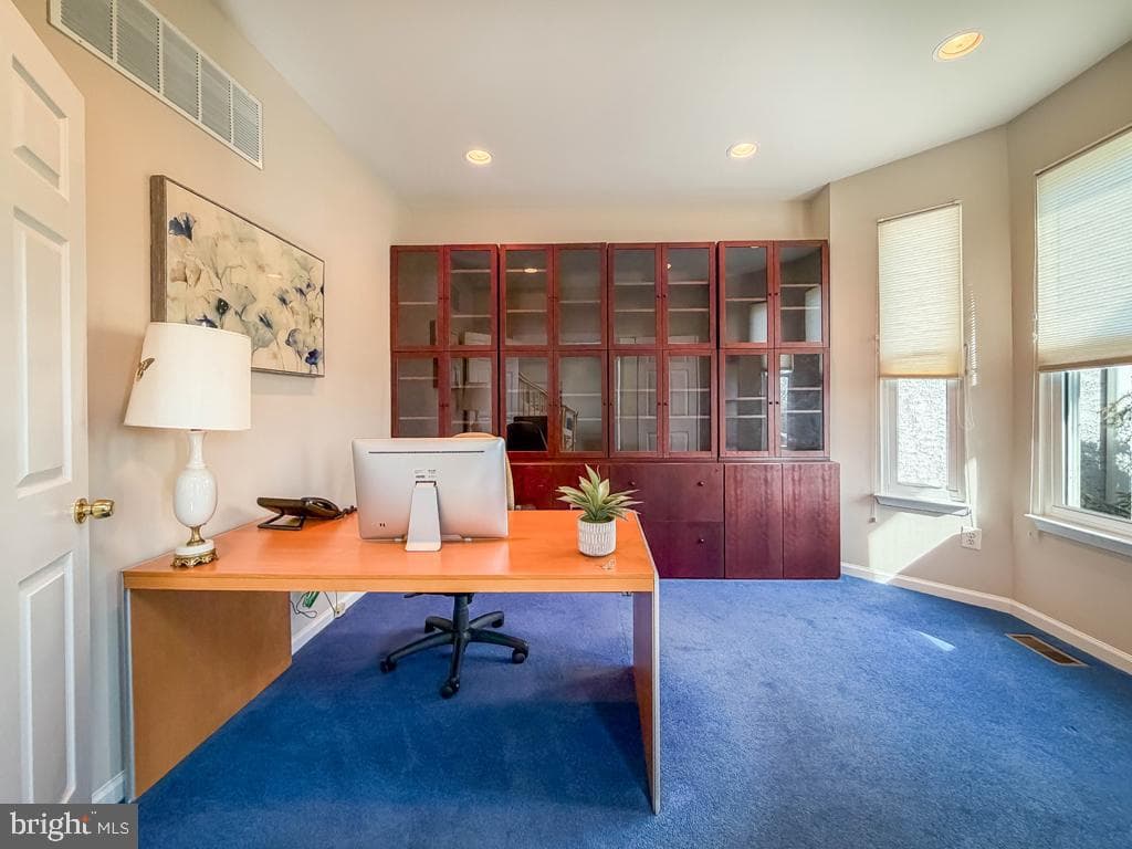 838 Gina Drive photo 4