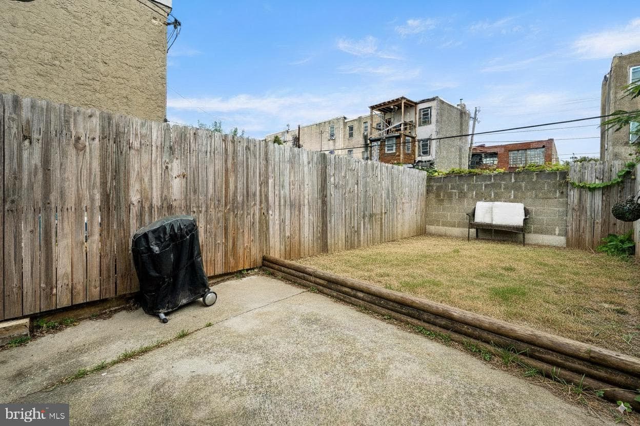 1829 E Hazzard Street photo 16