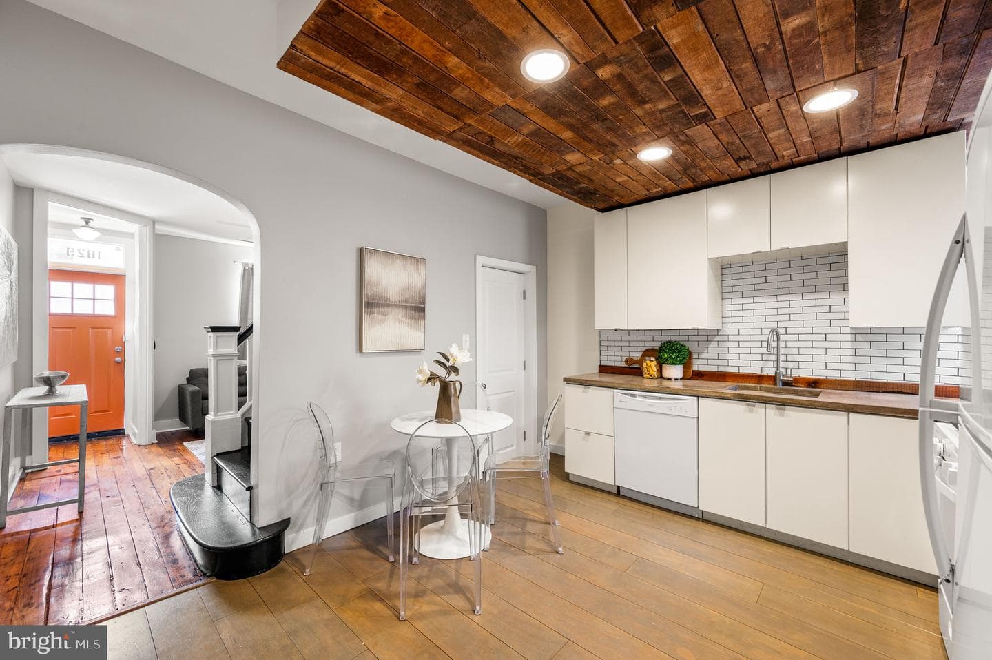 1829 E Hazzard Street photo 3