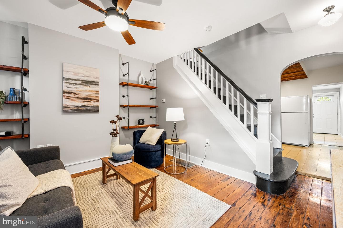 1829 E Hazzard Street photo 4