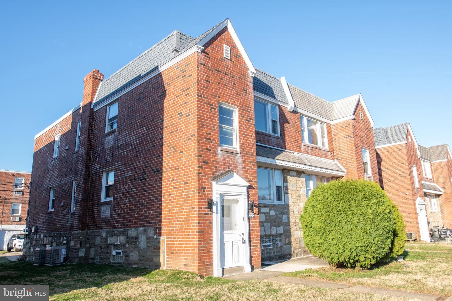 1230 Fuller Street photo 3