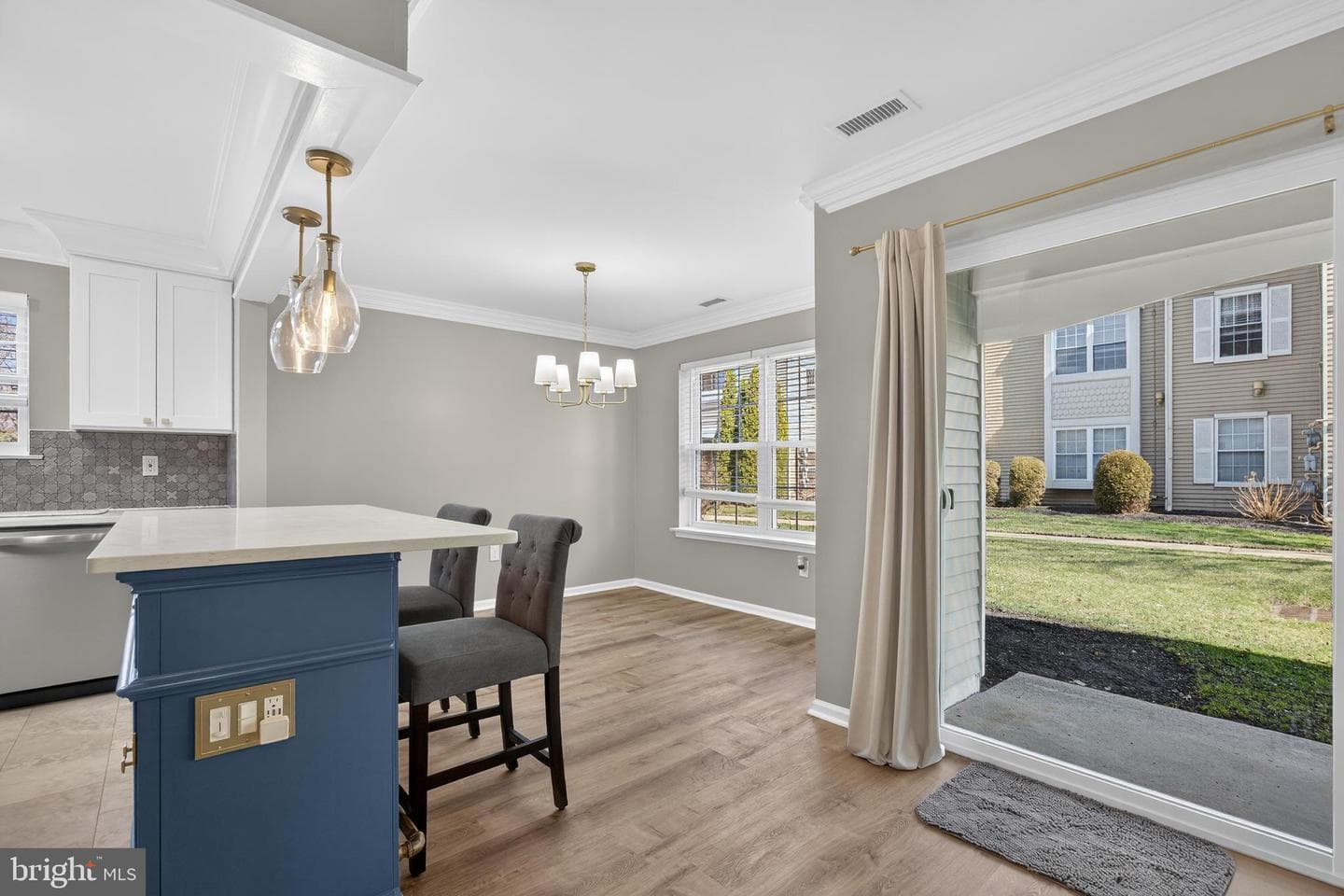 71101 Delaire Landing Road #101 photo 10