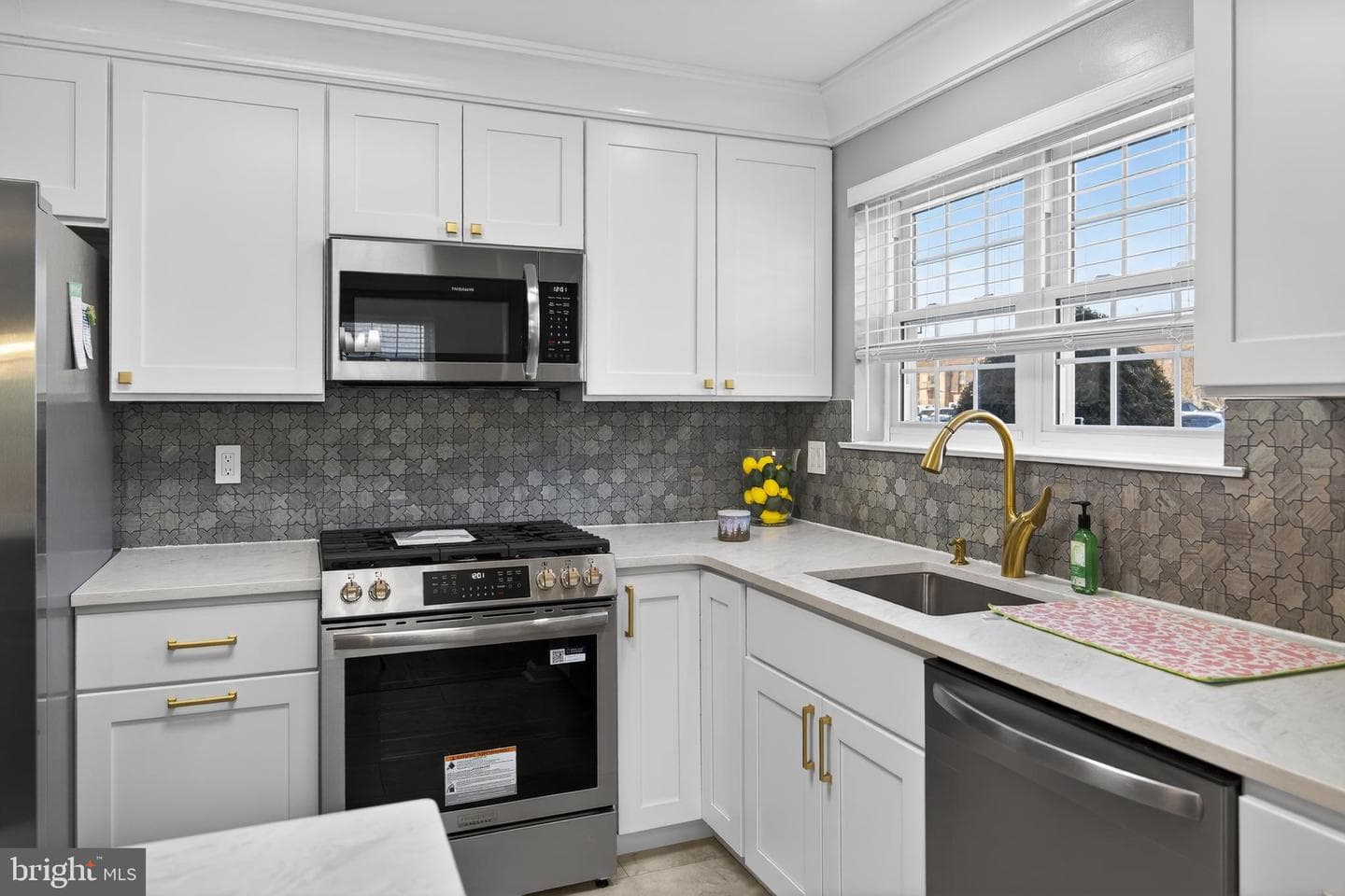 71101 Delaire Landing Road #101 photo 13